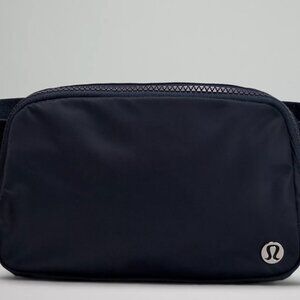 NWT Lululemon Everywhere Belt Bag in Black